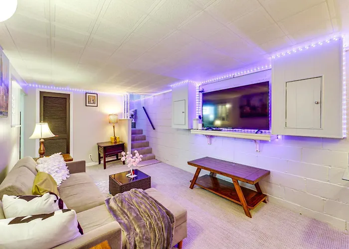Pet Friendly, Private! Multi-level Brookline Pittsburgh