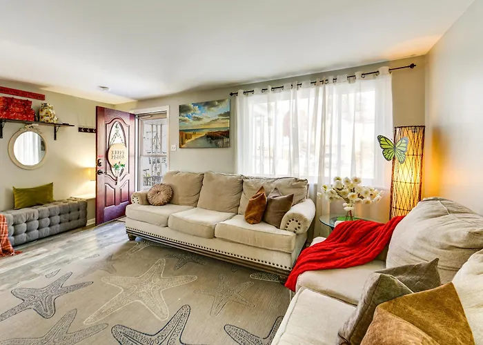 Pet Friendly, Private! Multi-level Brookline Pittsburgh