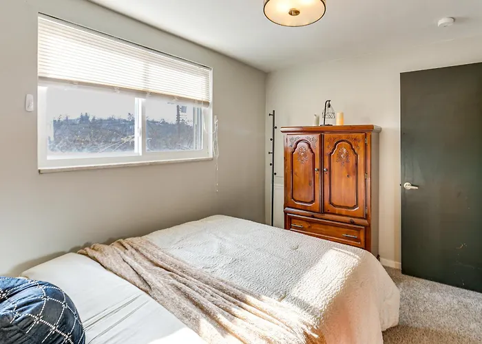 Holiday home Pet Friendly, Private! Multi-level Brookline Pittsburgh